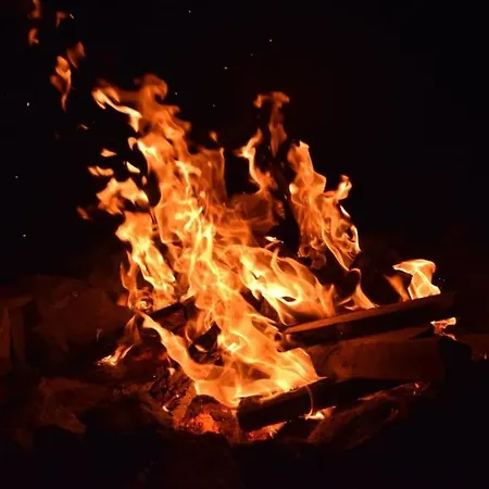 By The River Apartamento